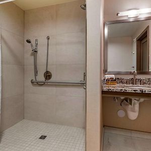 King Room Bath Tub Disability Access